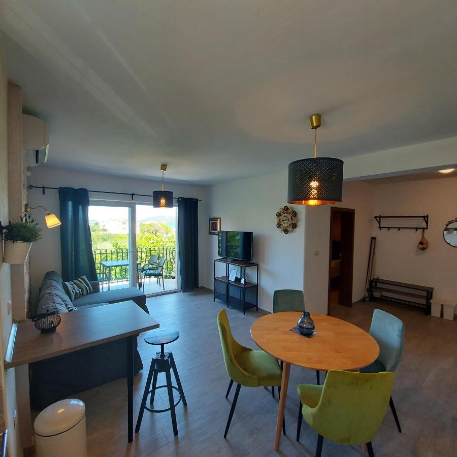 Apartments Batistic Supetarska Draga Exterior photo