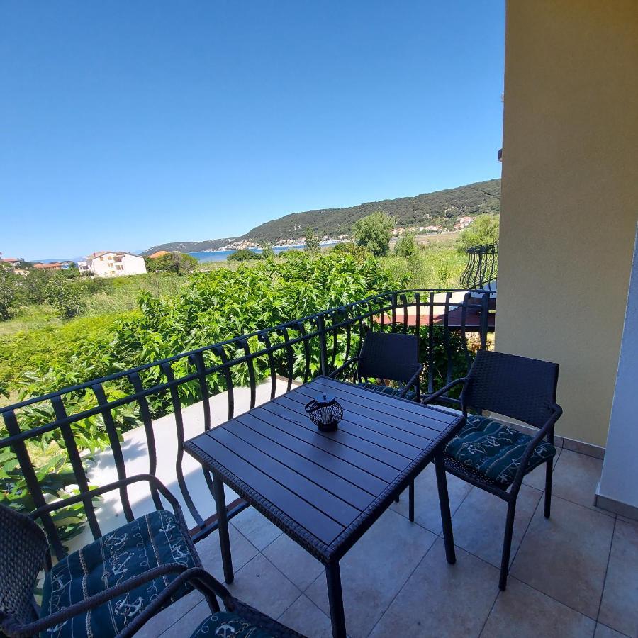 Apartments Batistic Supetarska Draga Exterior photo