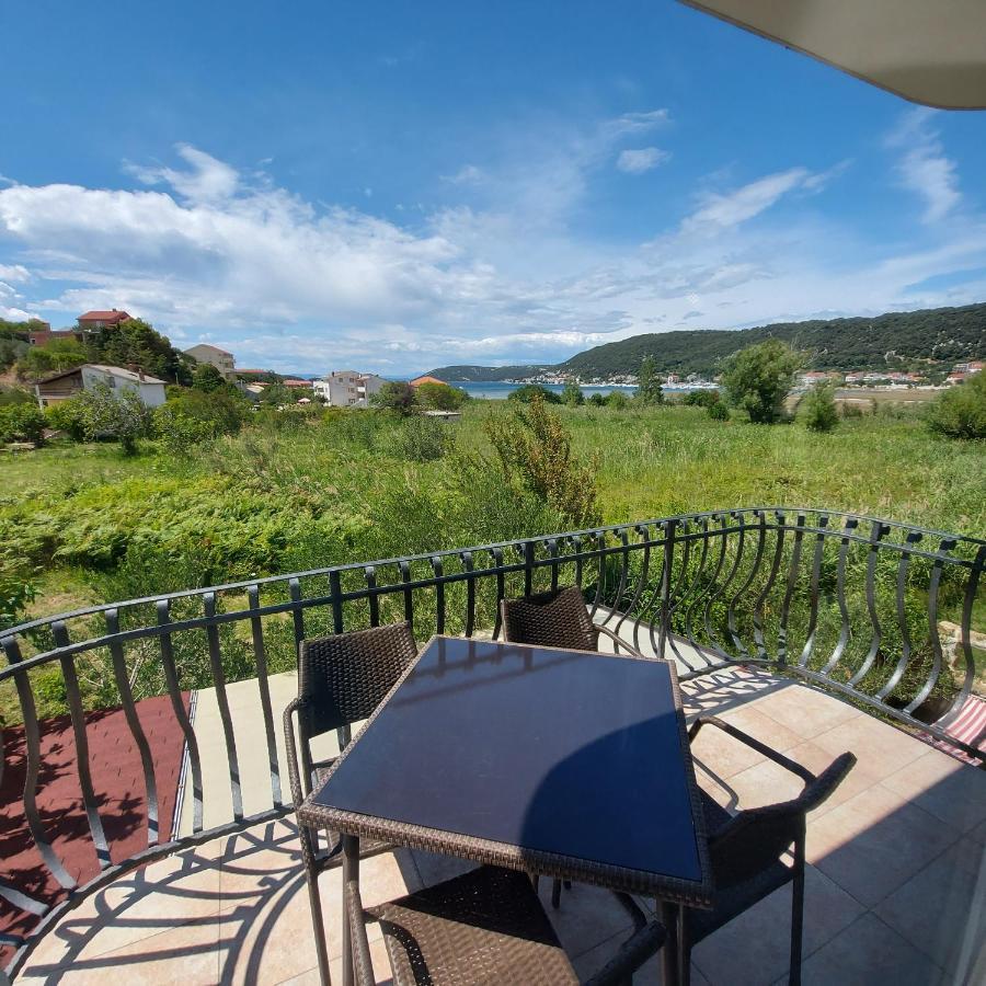 Apartments Batistic Supetarska Draga Exterior photo