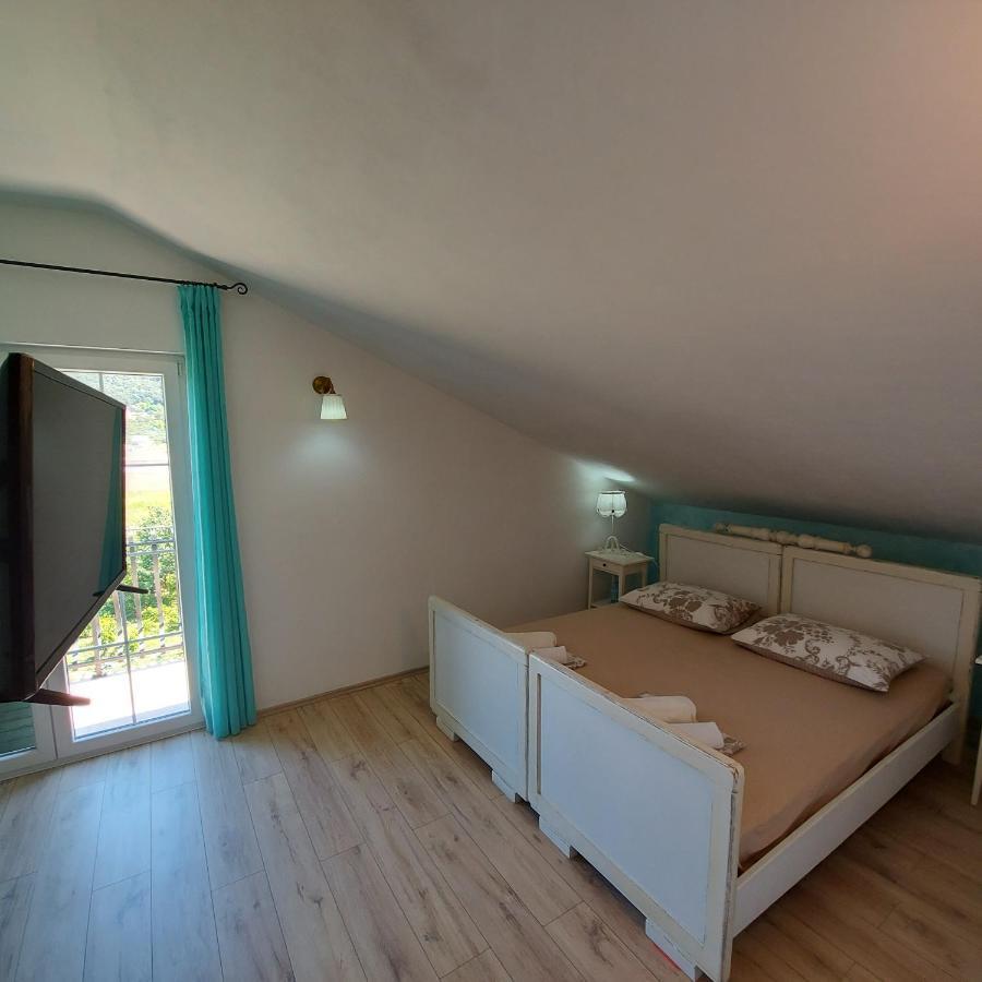 Apartments Batistic Supetarska Draga Exterior photo