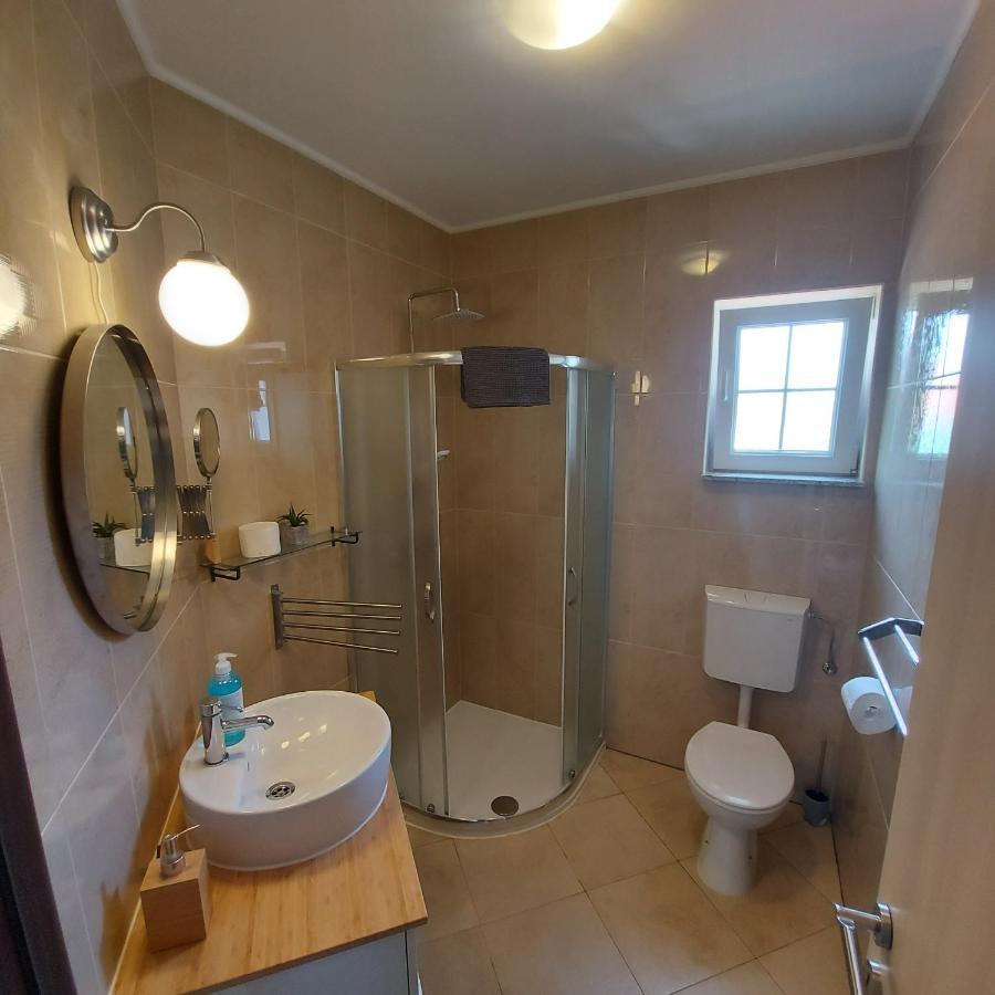 Apartments Batistic Supetarska Draga Exterior photo