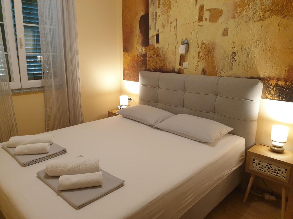 Apartments Batistic Supetarska Draga Exterior photo