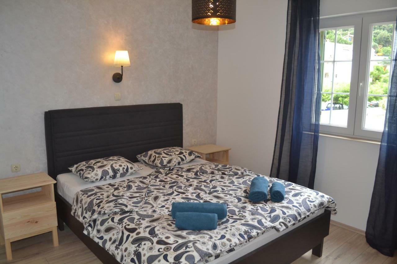 Apartments Batistic Supetarska Draga Exterior photo